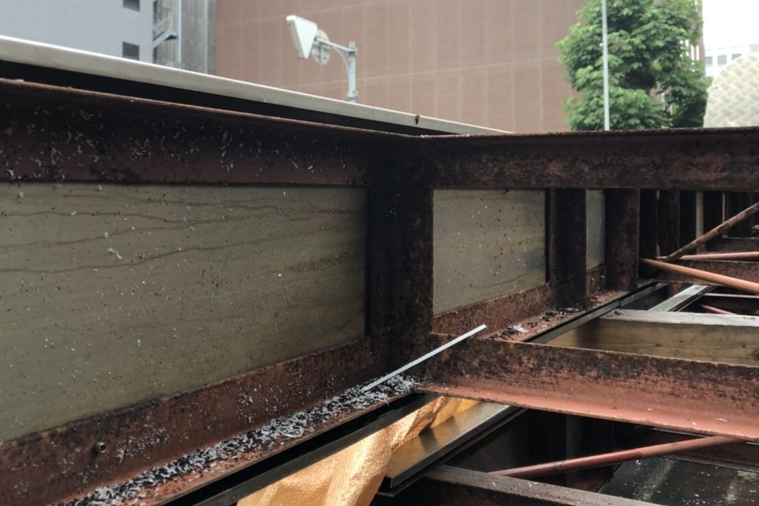 名古屋栄ビルの鉄骨看板撤去工事